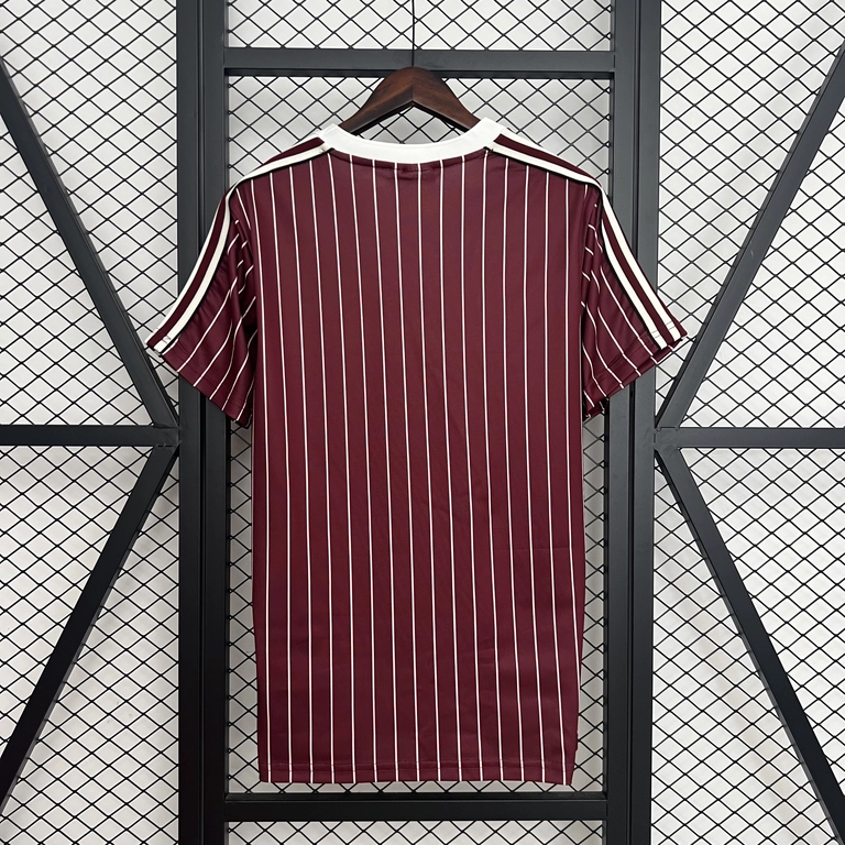 Ajax Retro 2025/26 - Vista 3