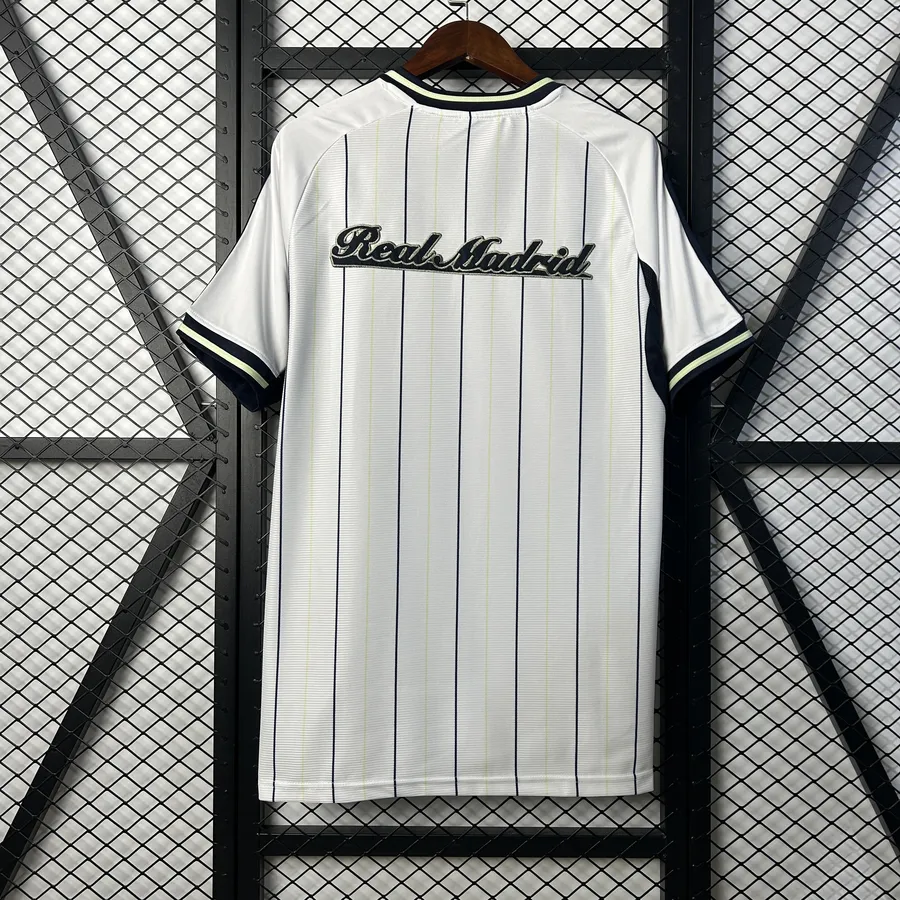 Camisola Real Madrid Special Edition 2025/26 - Vista 2
