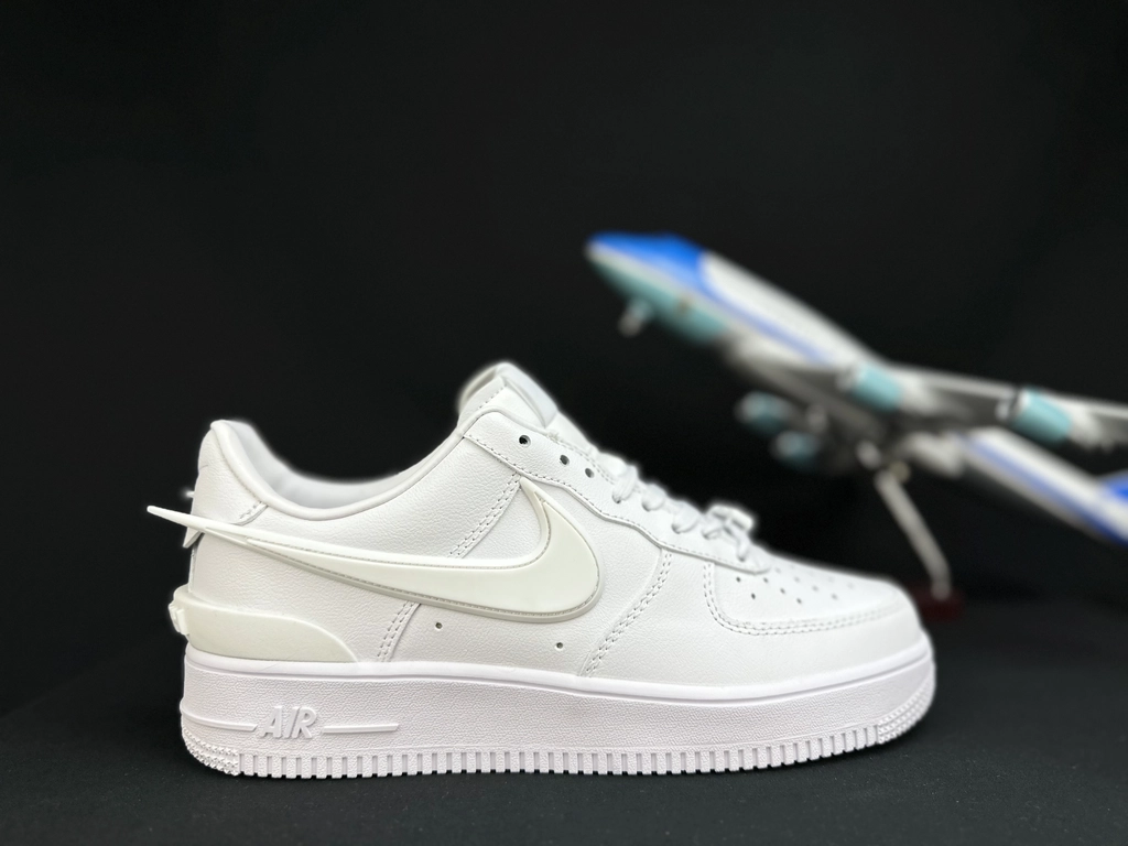 Nike Air Force 1 Grande Swoosh Branco Total