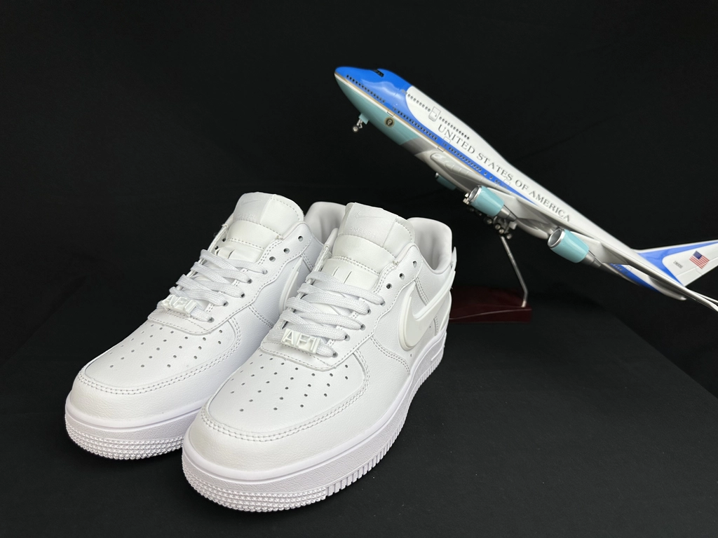 Nike Air Force 1 Grande Swoosh Branco Total - Vista 2