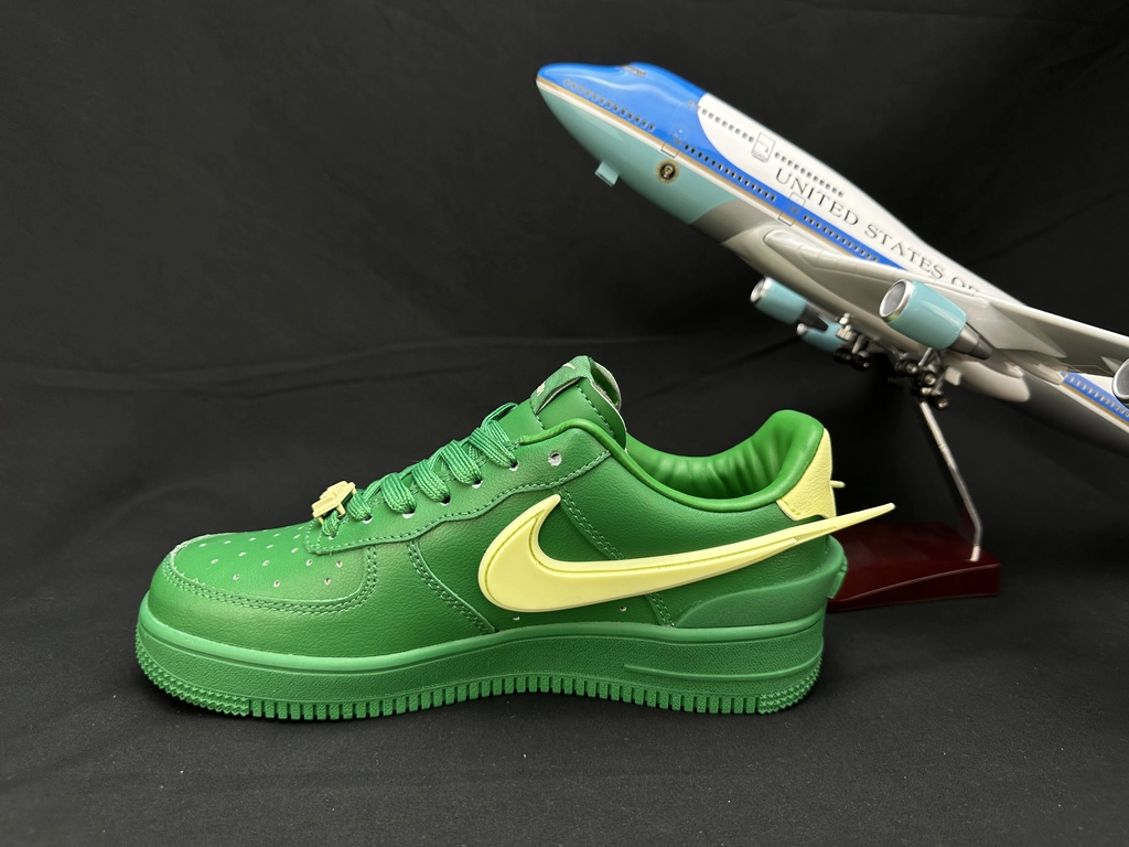 Nike Air Force 1 Grande Swoosh Verde 3 - Vista 2