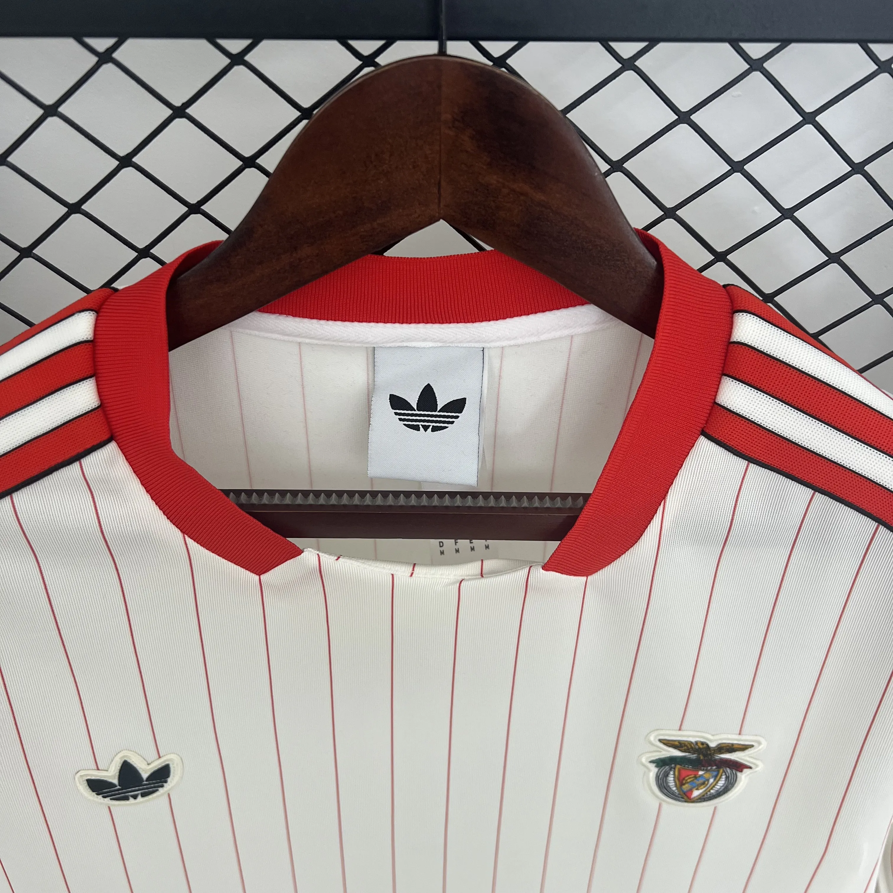 Camisola Retro SL Benfica x Adidas Originals 25/26 - Vista 8