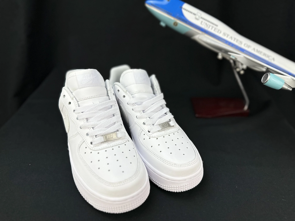 Nike Air Force 1 Supreme Branco - Vista 2