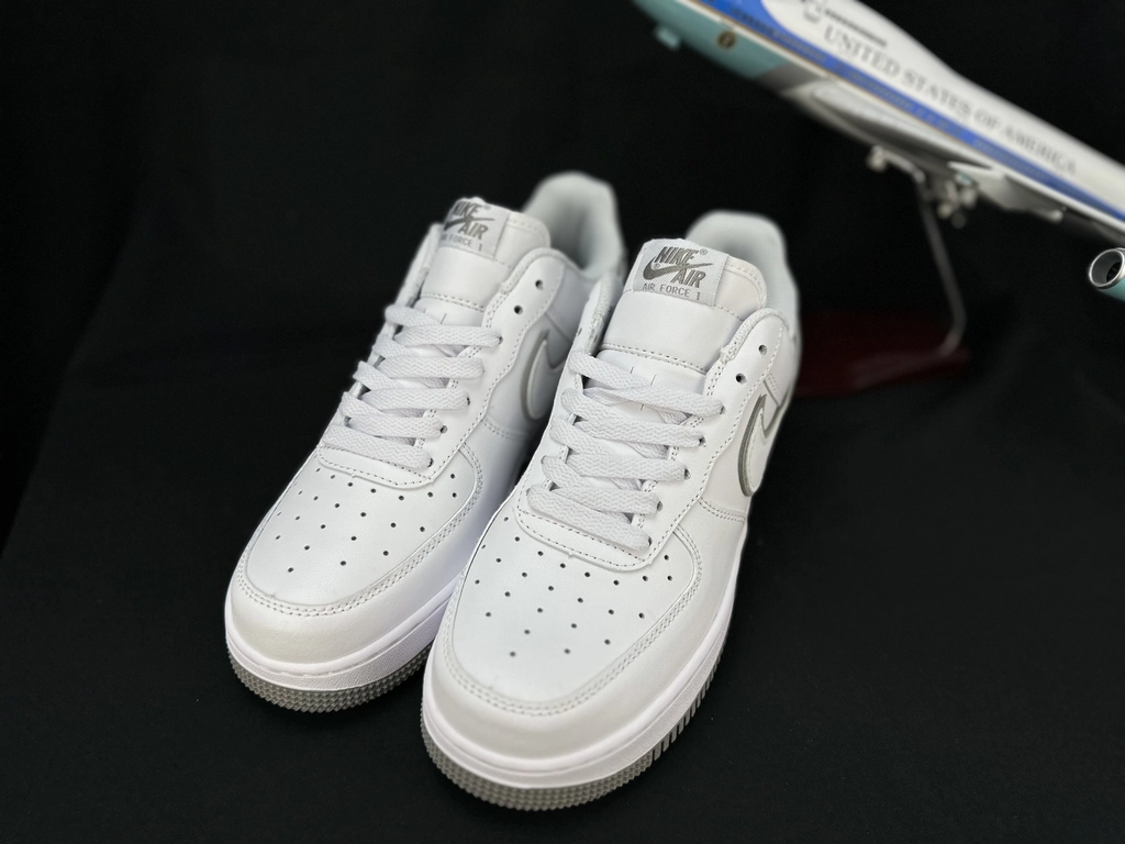Nike Air Force 1 Duplo Swoosh Branco e Cinzento - Vista 2