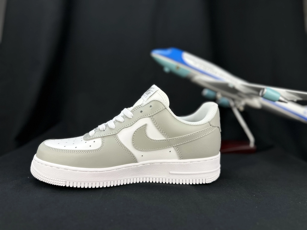 Nike Air Force 1 Branco e Cinzento - Vista 2