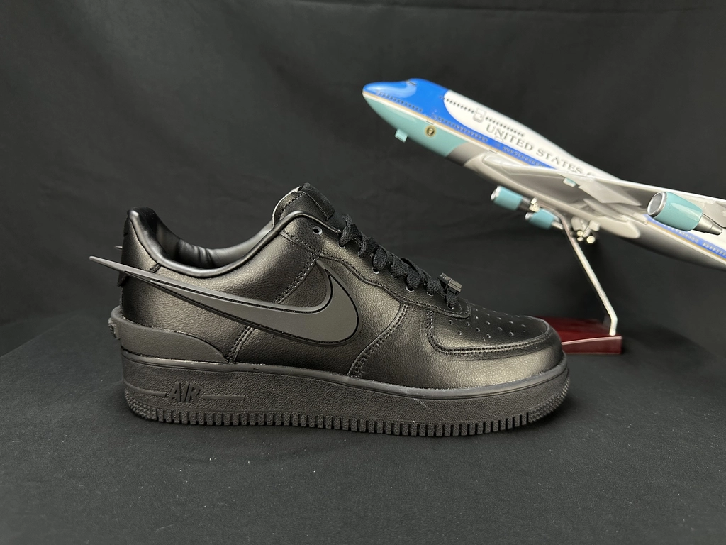 Nike Air Force 1 Grande Swoosh Total Black