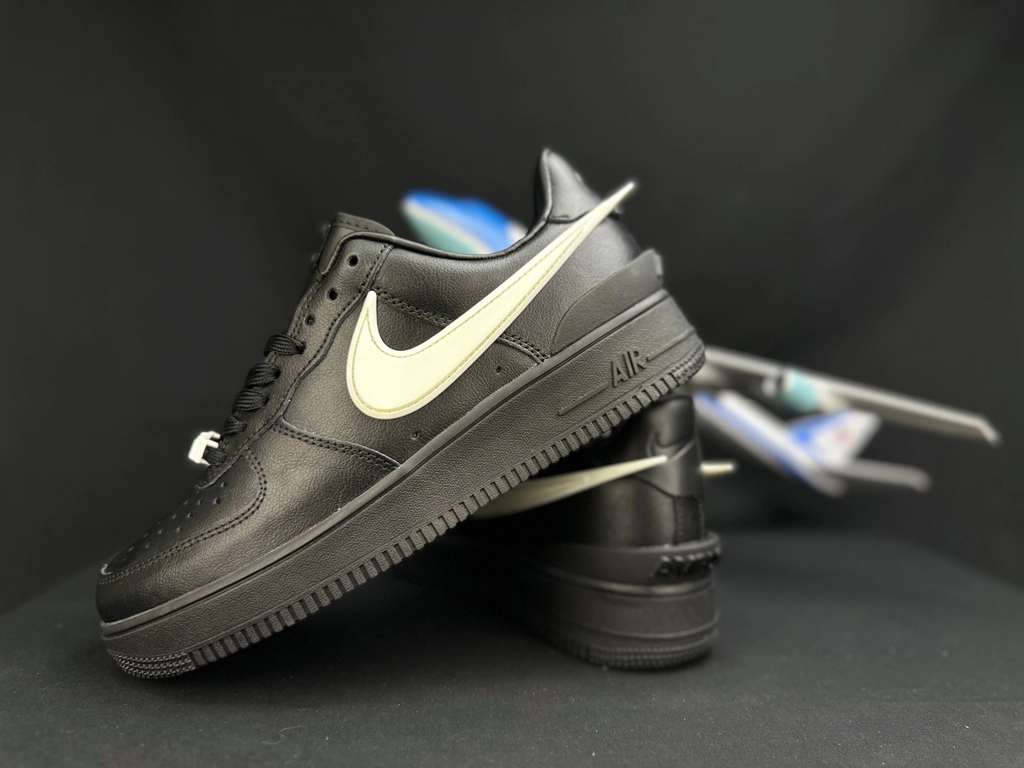Nike Air Force 1 Grande Swoosh Preto - Vista 6