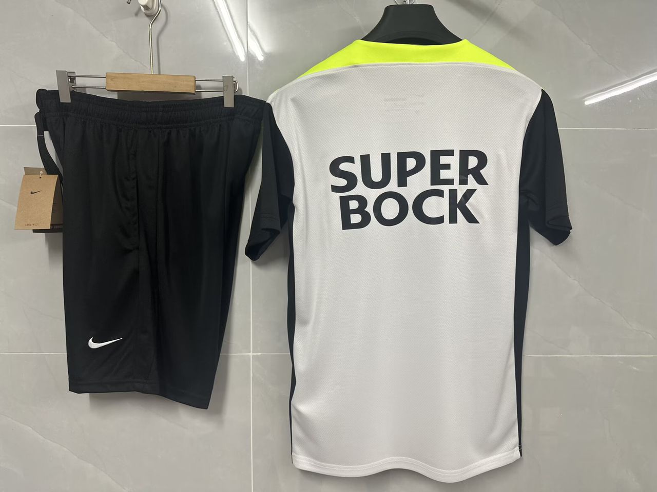 Sporting KIT Treino Player 25/26 - Vista 2