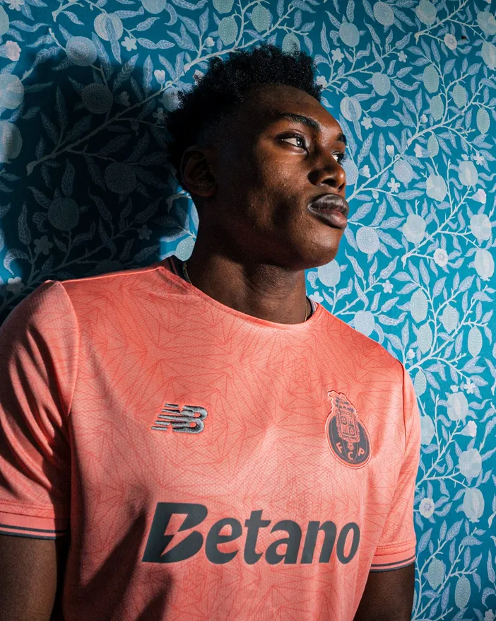 Jogador Porto com Camisola Away 25/26