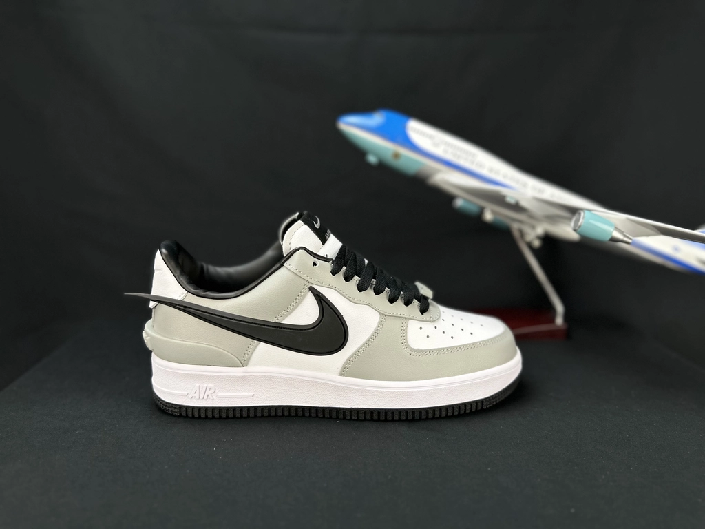 Nike Air Force 1 Grande Swoosh Cinzento