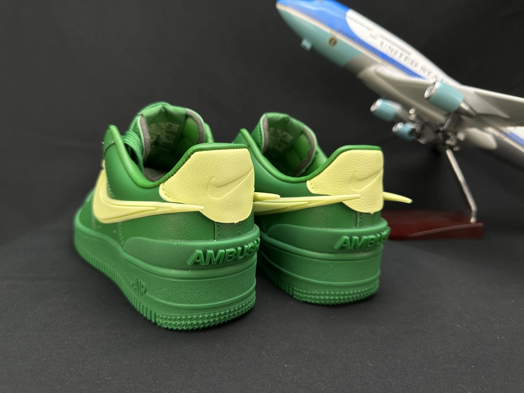 Nike Air Force 1 Grande Swoosh Verde 3 - Vista 4