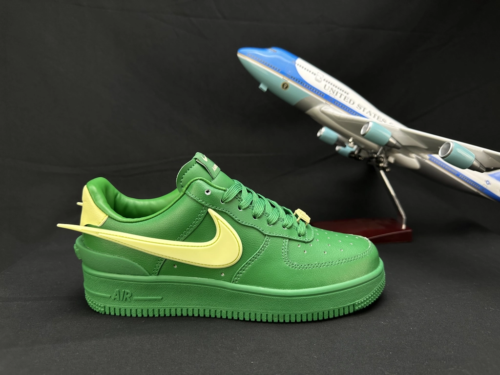 Nike Air Force 1 Grande Swoosh Verde 3