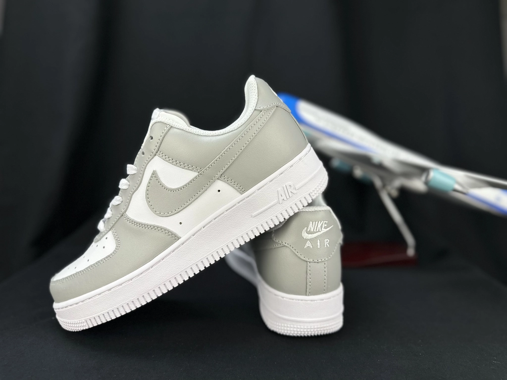 Nike Air Force 1 Branco e Cinzento - Vista 3