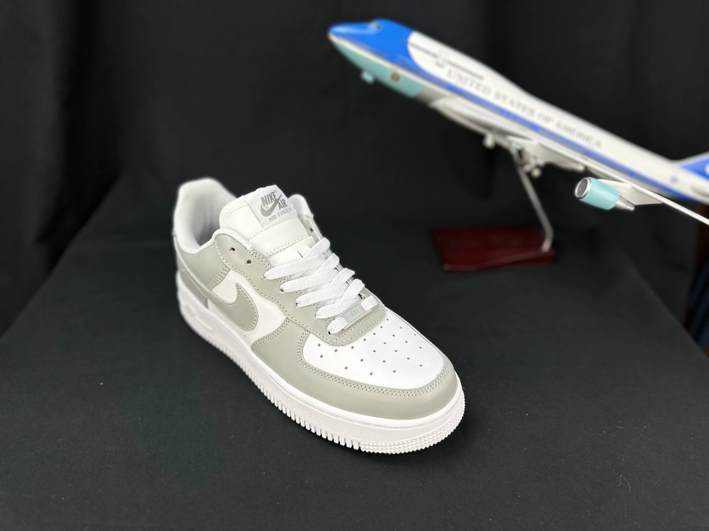 Nike Air Force 1 Branco e Cinzento - Vista 5