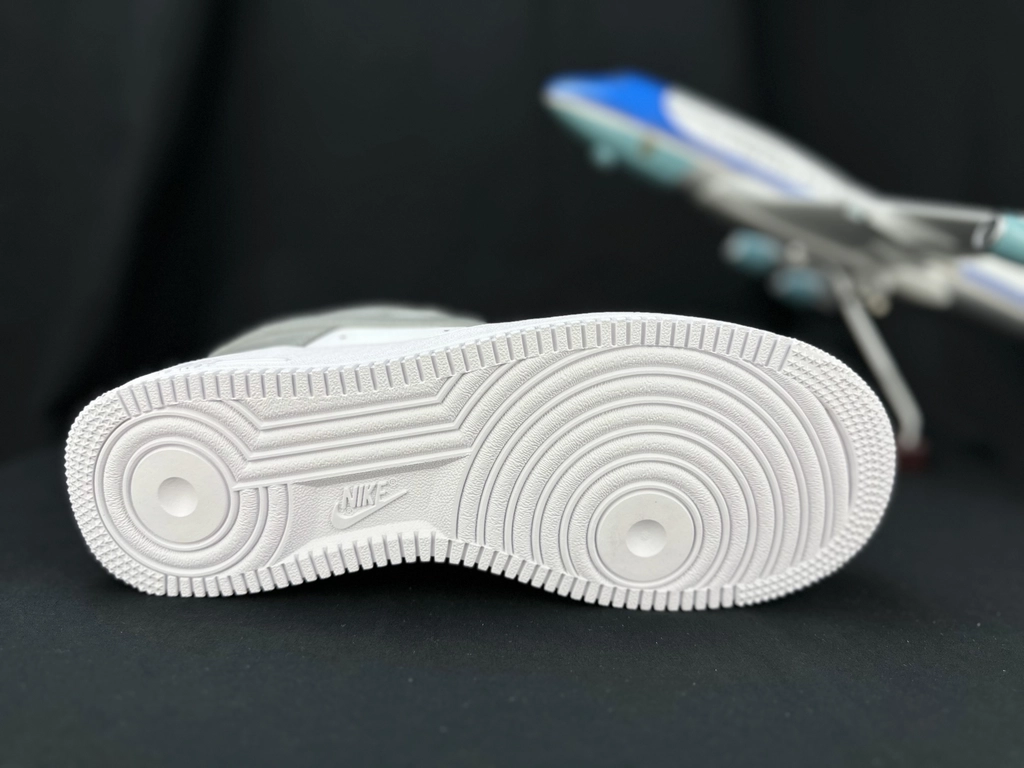 Nike Air Force 1 Branco e Cinzento - Vista 6