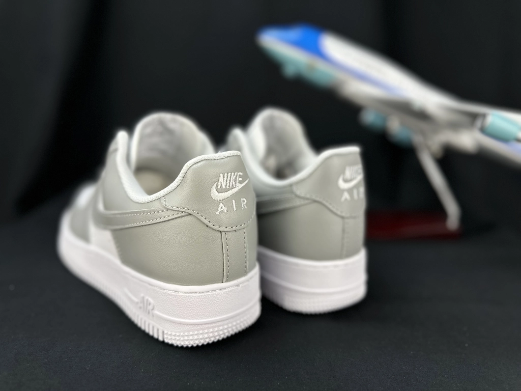 Nike Air Force 1 Branco e Cinzento - Vista 8