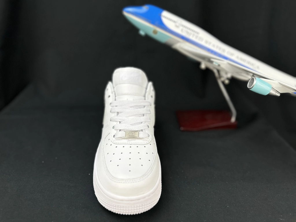 Nike Air Force 1 Supreme Branco - Vista 3