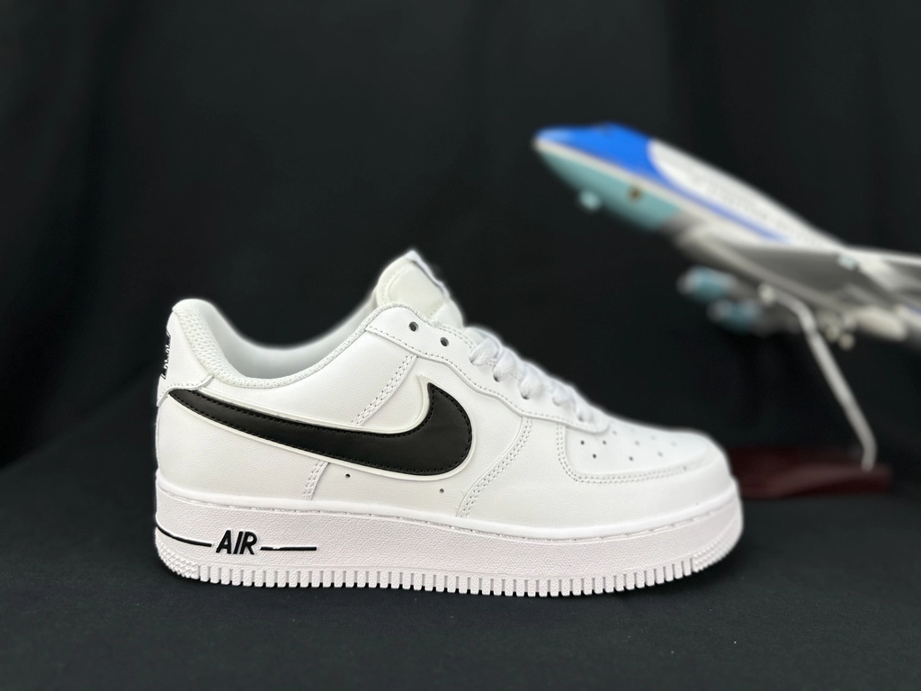 Nike Air Force 1 Duplo Swoosh Branco e Preto