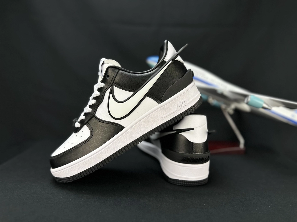Nike Air Force 1 Grande Swoosh Branco e Preto - Vista 6