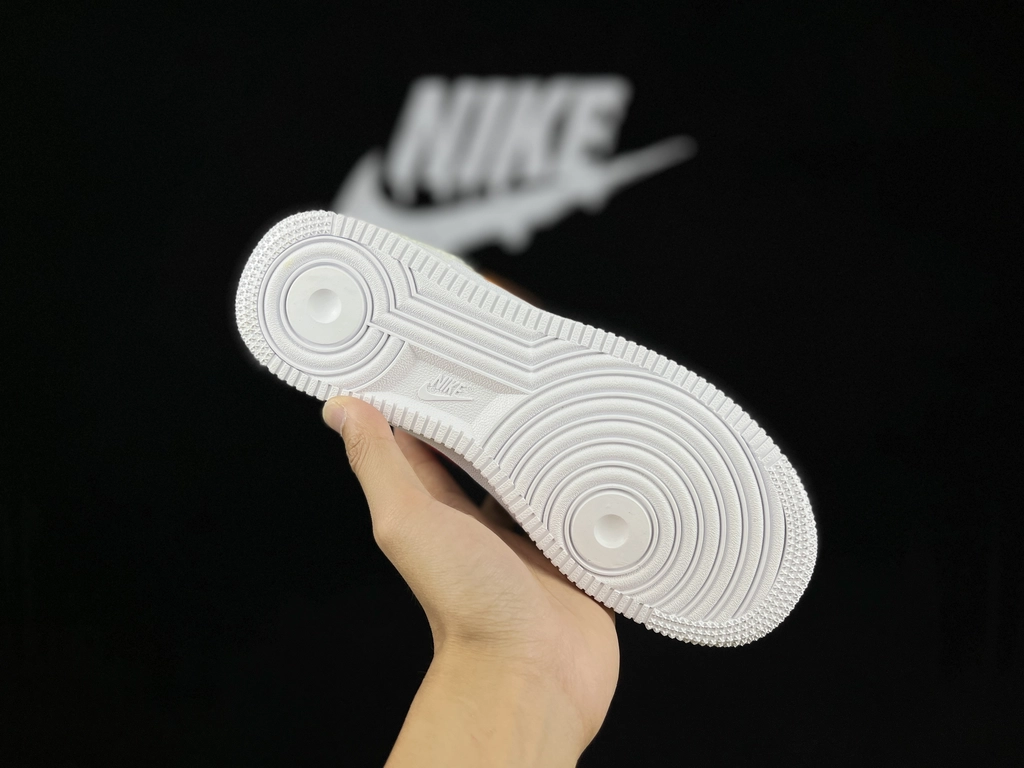 Nike Air Force 1 Edição Ano do Coelho - Vista 3