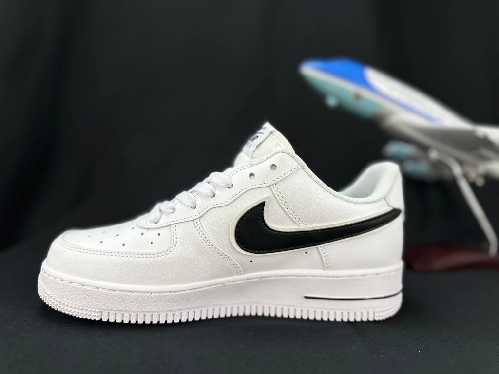 Nike Air Force 1 Duplo Swoosh Branco e Preto - Vista 7