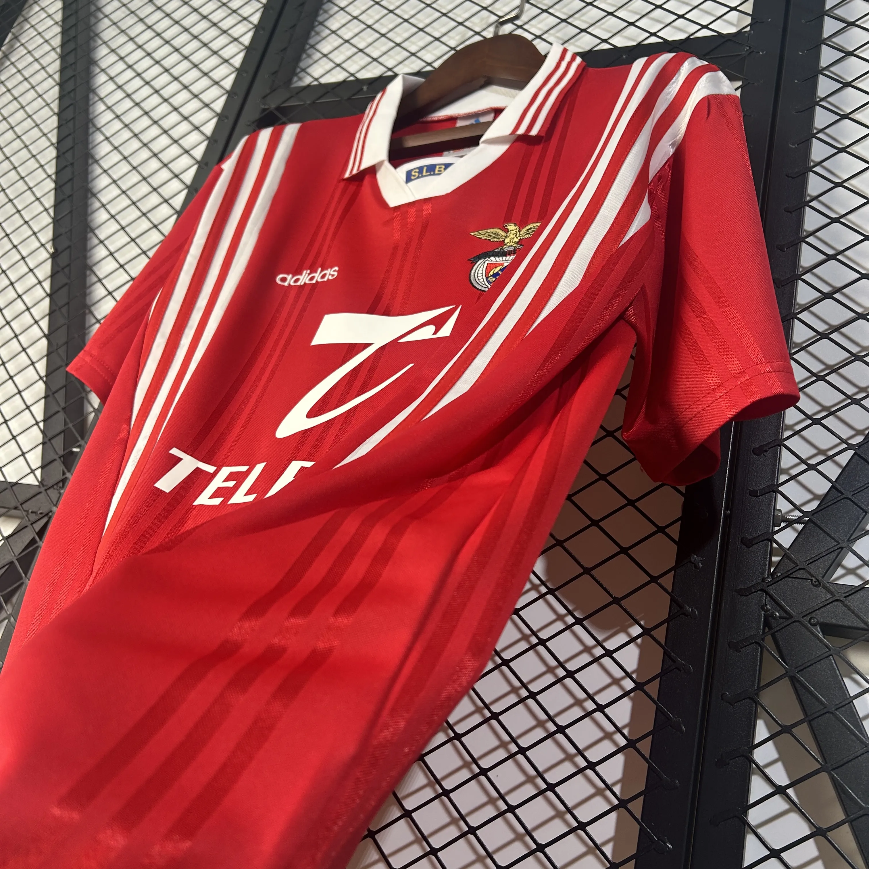 Camisola Retro SL Benfica 97/98 Principal - Vista 3