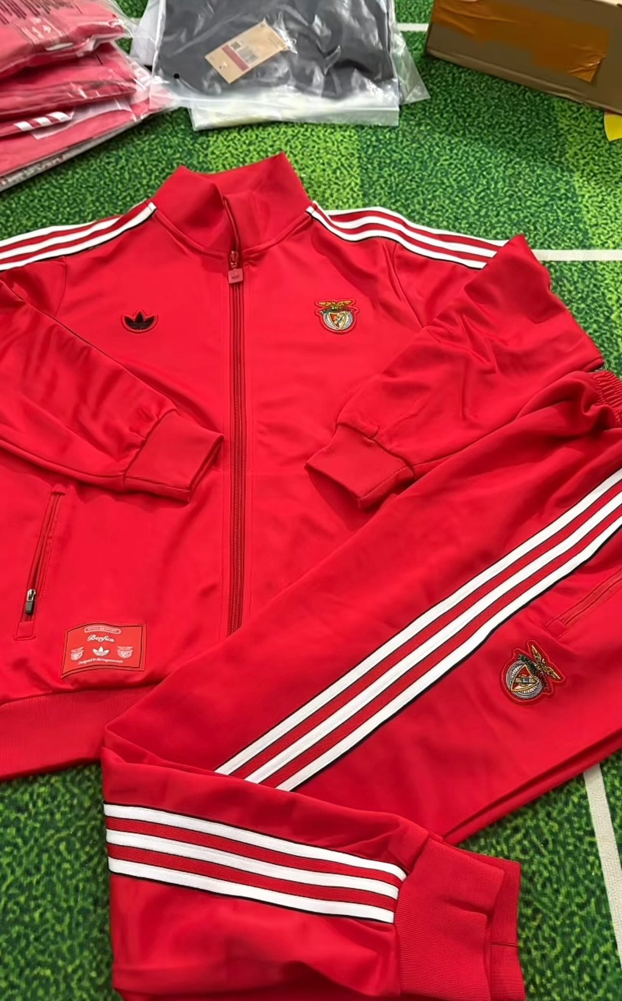 Casaco Retro SL Benfica x Adidas Originals 25/26 - Vista 3
