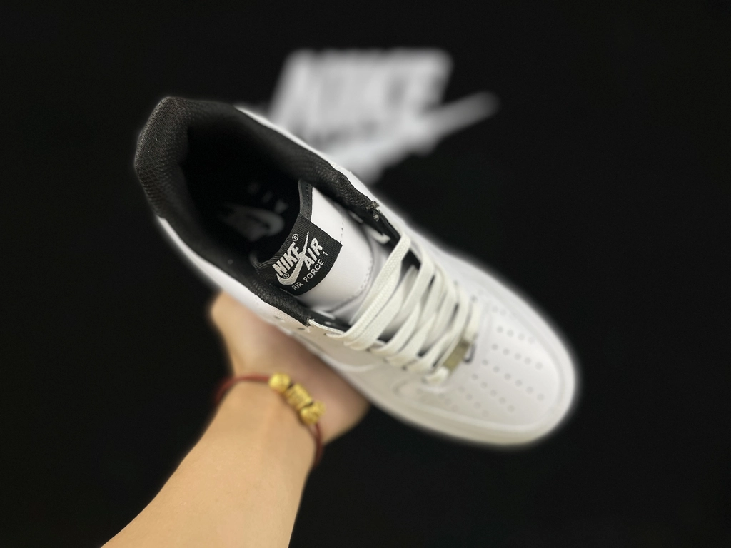 Nike Air Force 1 Edição Preto com Swoosh Branco - Vista 9