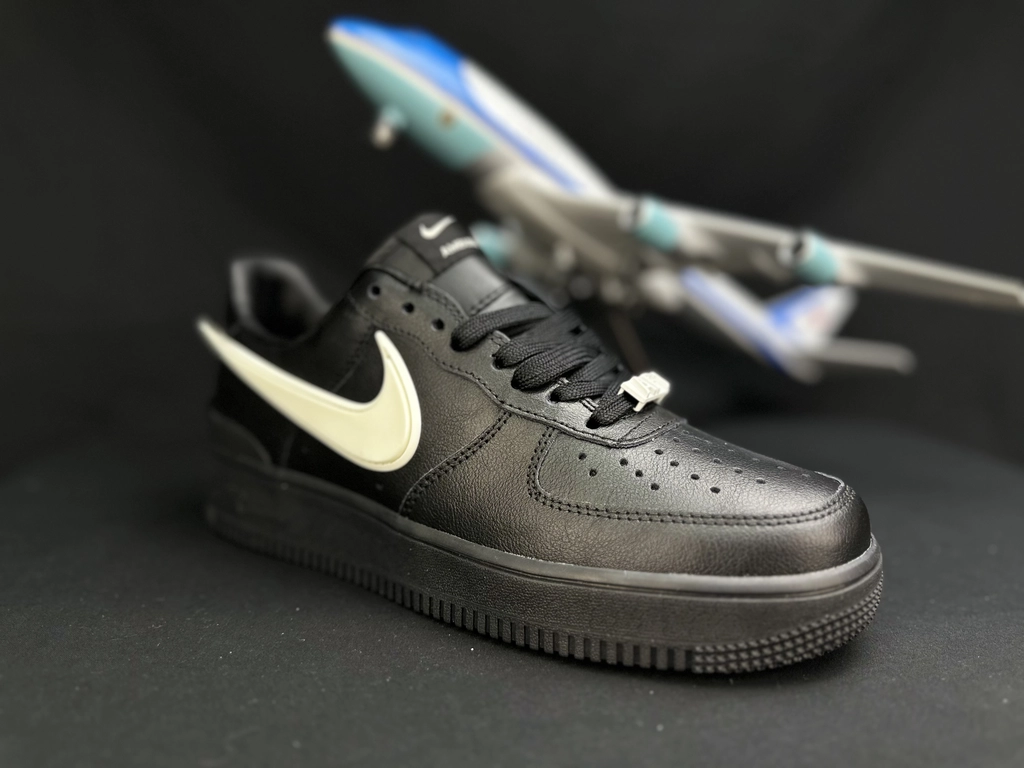 Nike Air Force 1 Grande Swoosh Preto - Vista 8