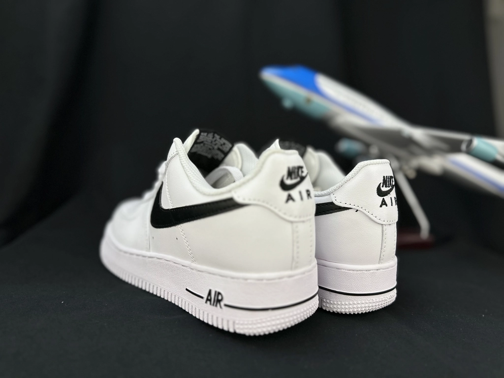 Nike Air Force 1 Preto e Branco - Vista 6
