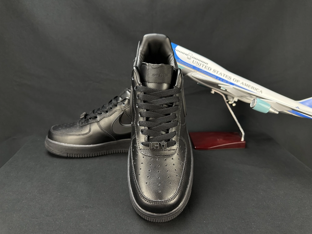Nike Air Force 1 Grande Swoosh Total Black - Vista 9