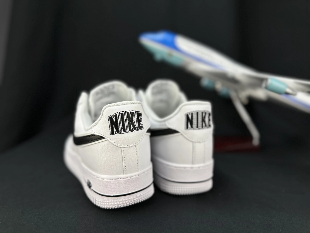Nike Air Force 1 Duplo Swoosh Branco e Preto - Vista 9