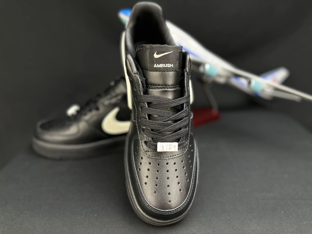 Nike Air Force 1 Grande Swoosh Preto - Vista 9