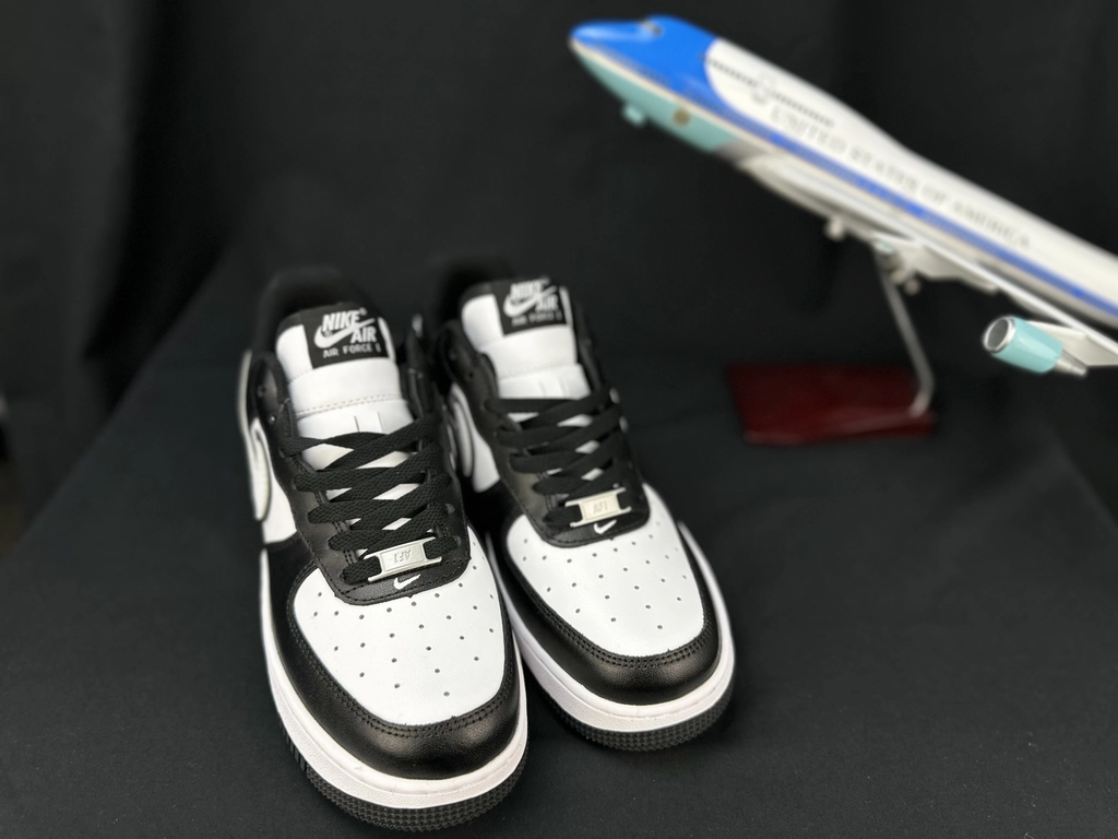 Nike Air Force 1 Duplo Swoosh Panda - Vista 9