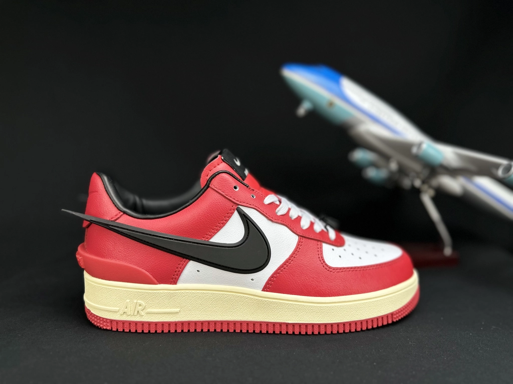 Nike Air Force 1 Grande Swoosh Vermelho