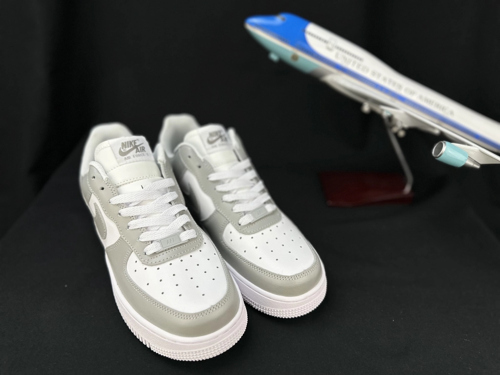 Nike Air Force 1 Branco e Cinzento - Vista 9