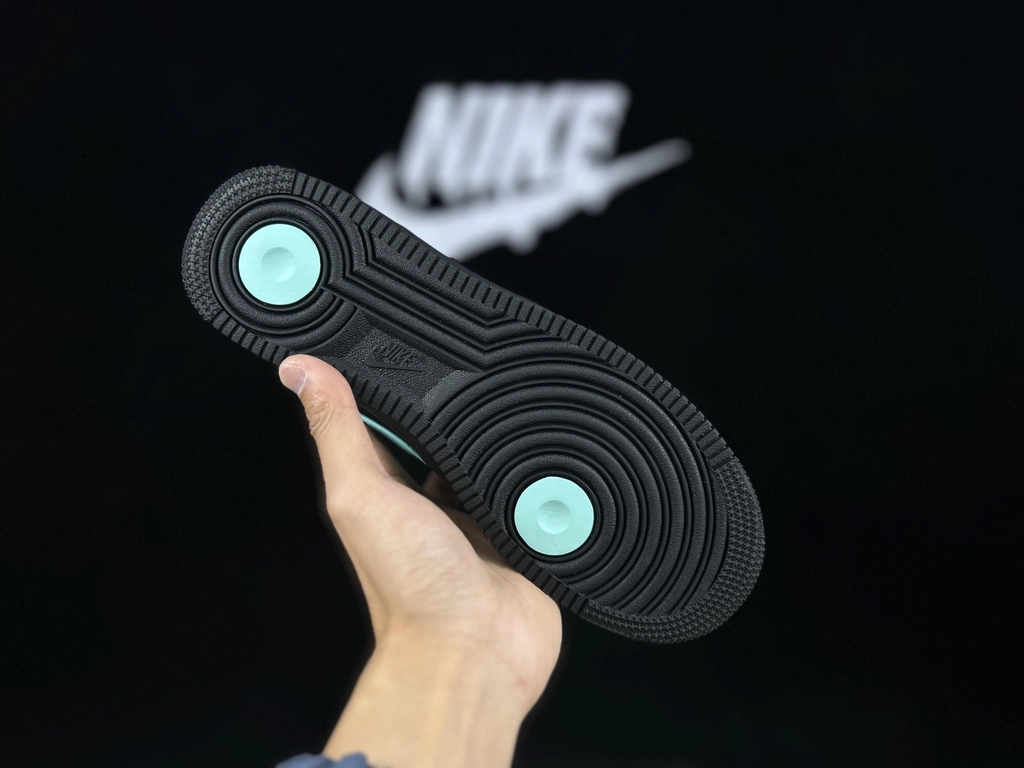 Nike Air Force 1 Tiffany Preto - Vista 4