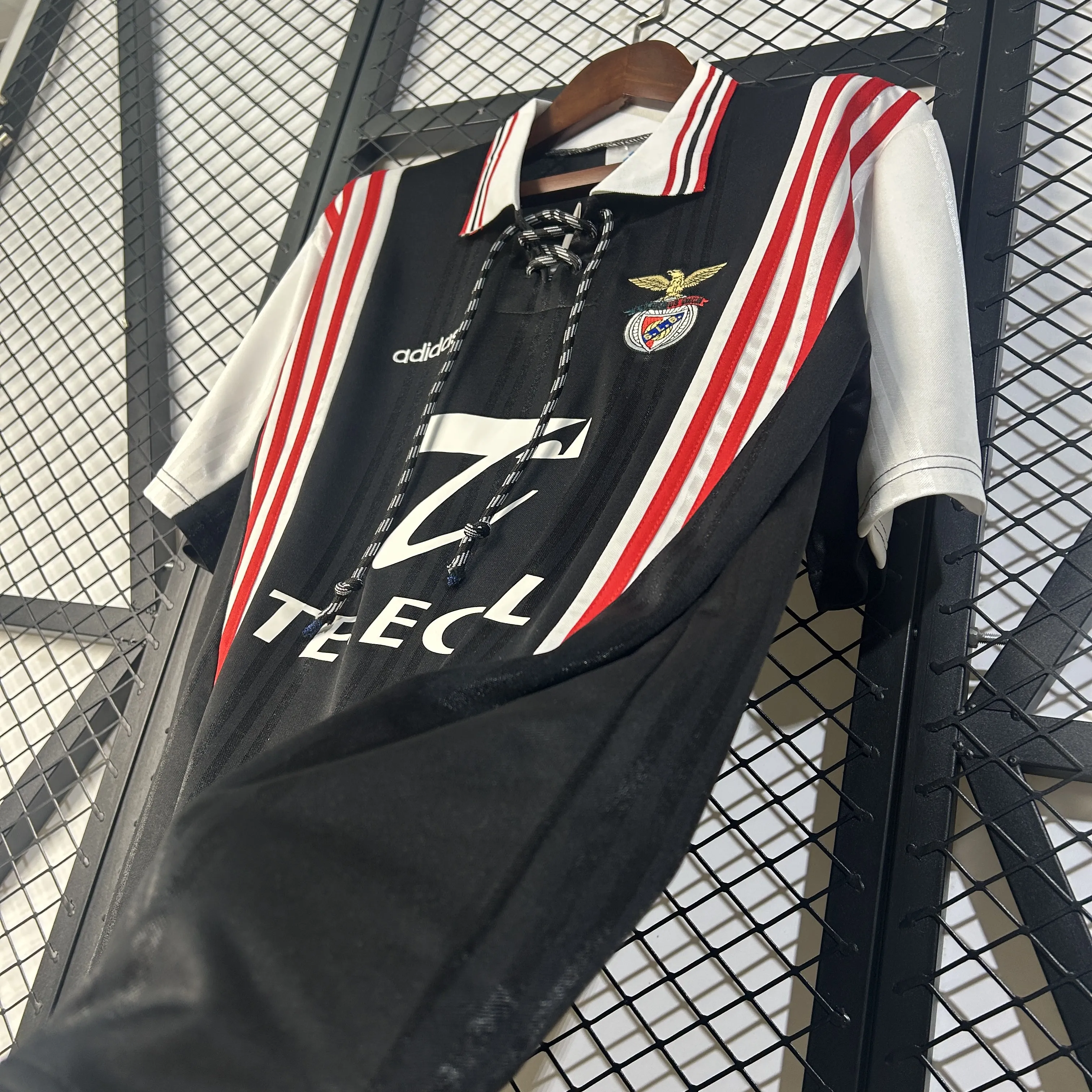 Camisola Retro SL Benfica 97/98 Alternativa - Vista 3