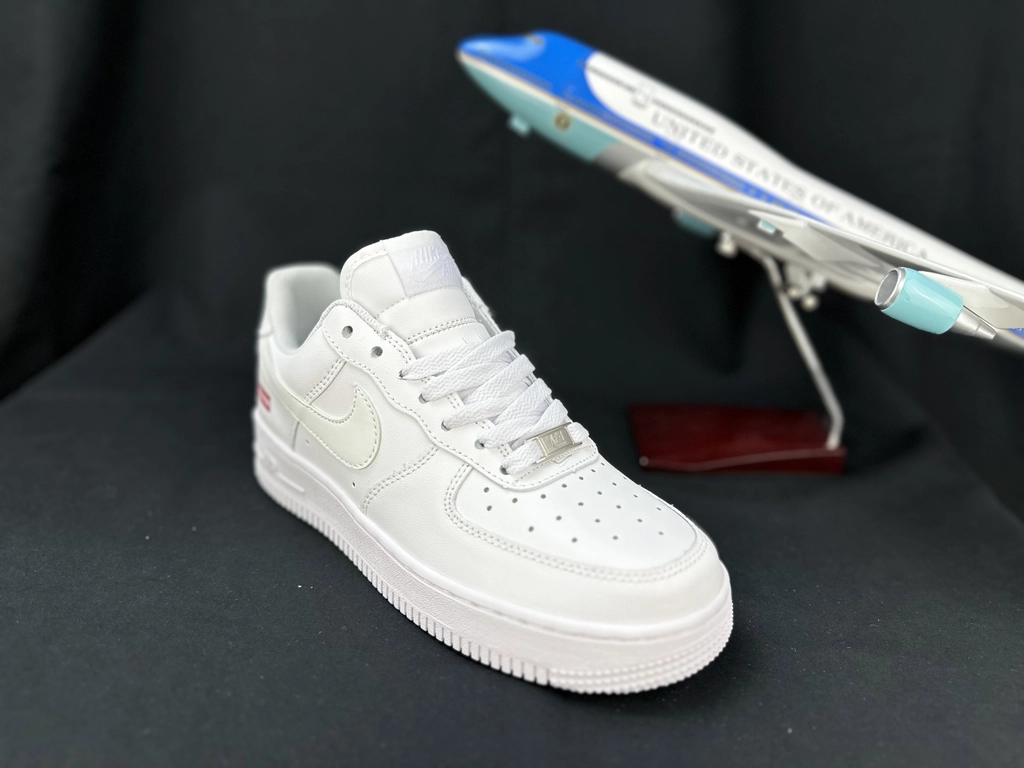 Nike Air Force 1 Supreme Branco - Vista 9
