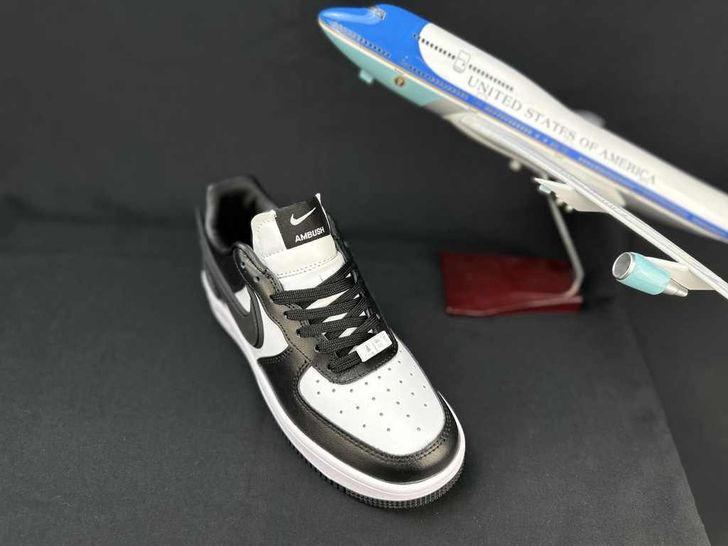 Nike Air Force 1 Grande Swoosh Panda - Vista 12