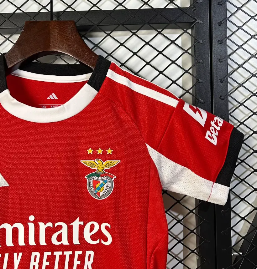 Kit Criança SL Benfica Principal 2025/26 - Vista 3